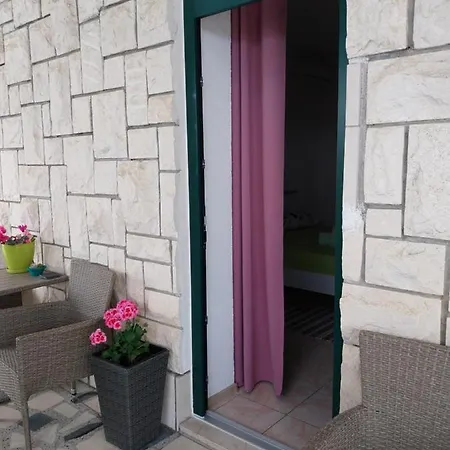 Sobe Kraft 1 Appartamento Živogošće