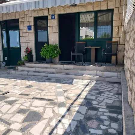 Sobe Kraft 1 شقة Živogošće